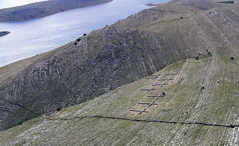 7__Crosses_on_Kornat 