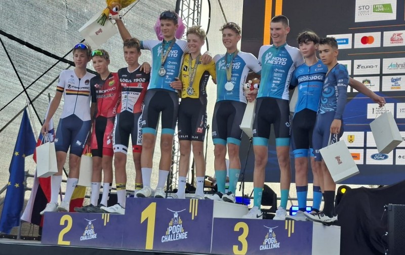 Adrian_Alempijevic_na_postolju 