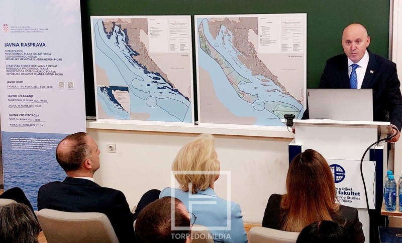 Branko_Bacic_predstavljanje_Prostornog_plana_iskljucivog_gospodarskog_pojasa_na_Pomorskom_faxu_u_Rijeci 