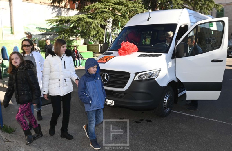 Centar_za_odgoj_i_obrazovanje_Rijeka_kombi_vozilo__2_ 