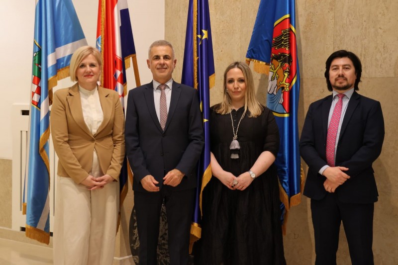 Cileanski-veleposlanik-u-nastupnom-posjetu-Rijeci-14-1200x800 