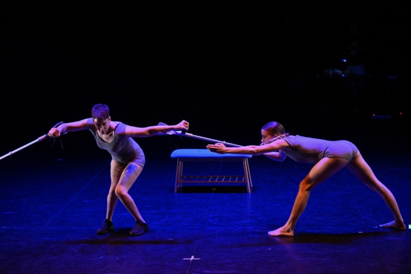 Dvije_stolice-Sanja_Polic-Ivona_Medic-foto-Sandro_Donda 