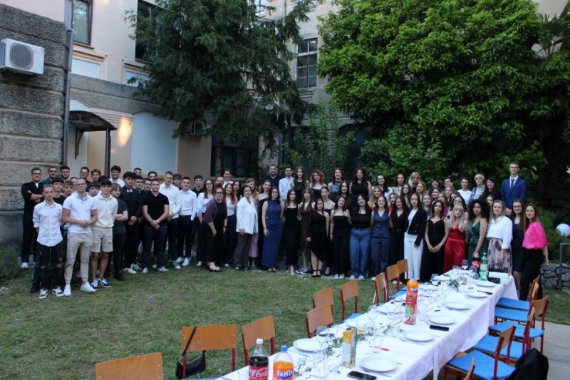 Foto_maturanti_podmurvice