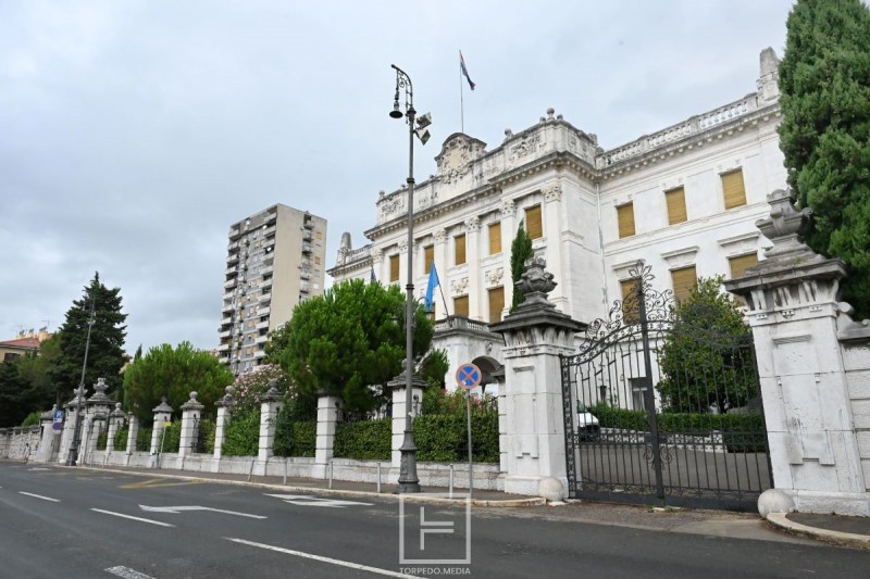 GUVERNEROVA_PALACA-3