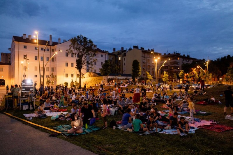 Kino_u_dvoristu_Djecje_kuce_