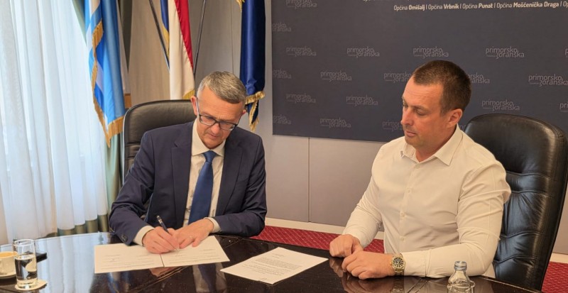 Lukanovic_potpisivanje_ugovora_-_projekt_Gerovo 