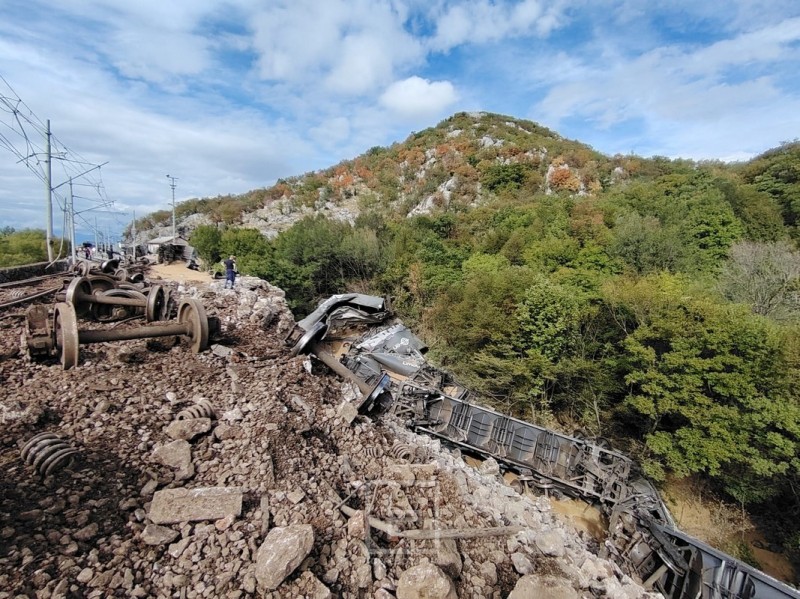 MEJA_VLAK_ISKLIZNUCE_ZELJEZNICKA_NESRECA__16_