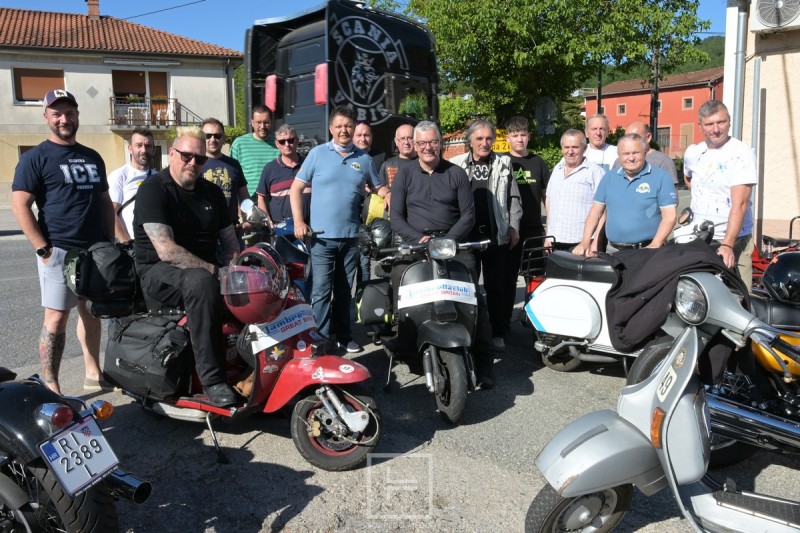 Mark_Bennett_Steve_Watkins_lambretta_kvarner__6_ 