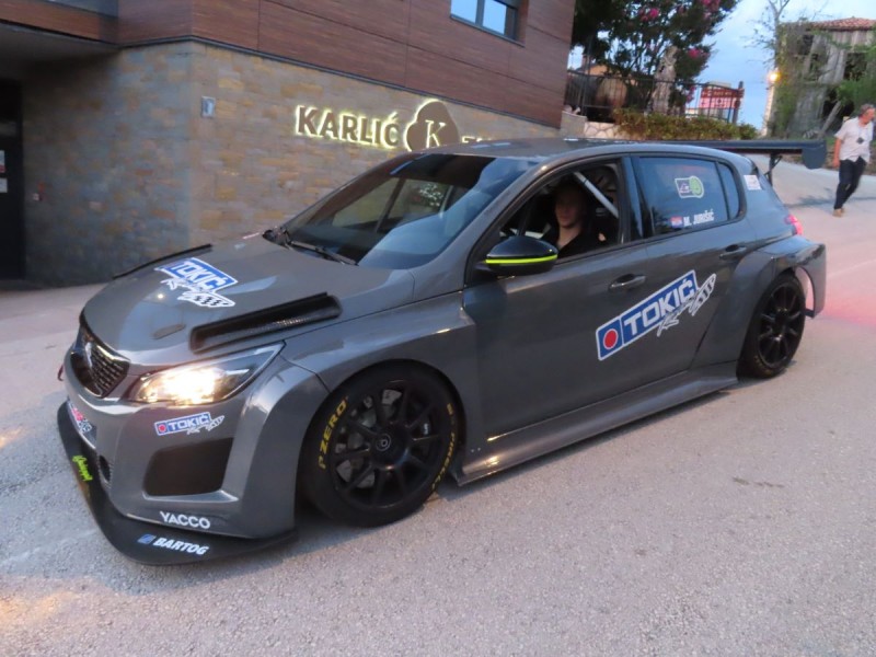 Matija_Jurisic_u_trofejnom_Peugeotu_308_TCR__snimio_M.Krpan_ 