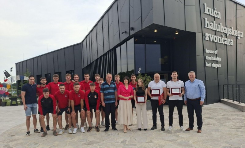 Najbolji_sportasi_Opcine_Viskovo_za_2025__godinu_s_opcinskim_celnicima