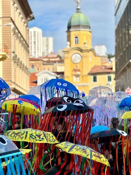 Natasa-Vucinic-Sarene-meduze-u-gradu-1152x1536 