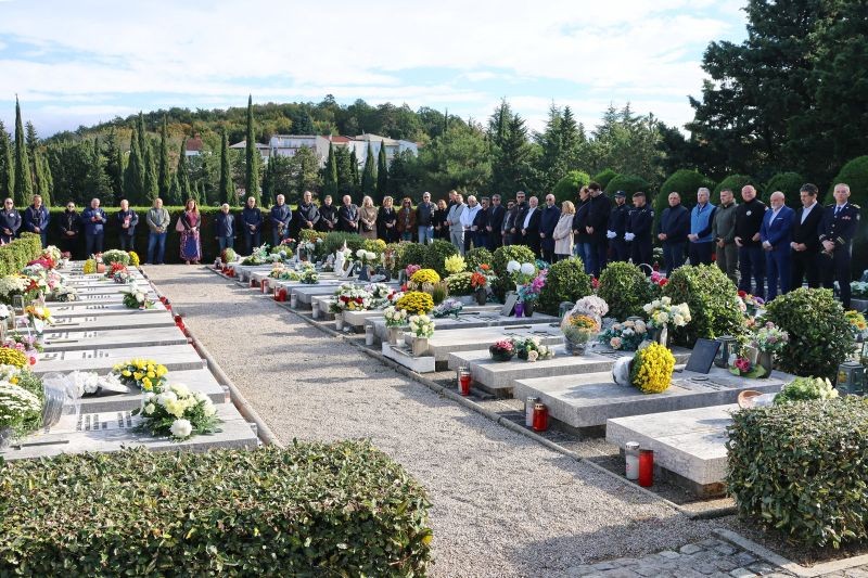 Polaganje-vijenaca-za-blagdan-Svih-svetih-44 