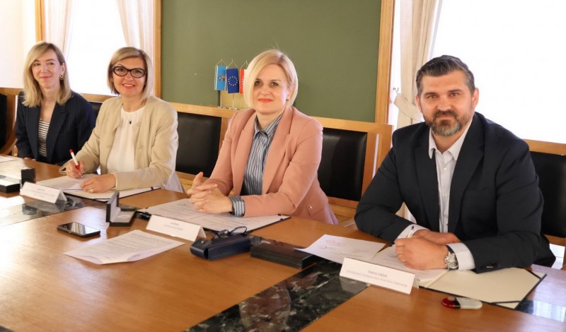 Potpis-kolektivnog-ugovora-s-vrticima-2