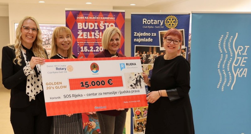 Predaja-donacije-s-Humanitarnog-karnevalskog-gala-partyja-5 