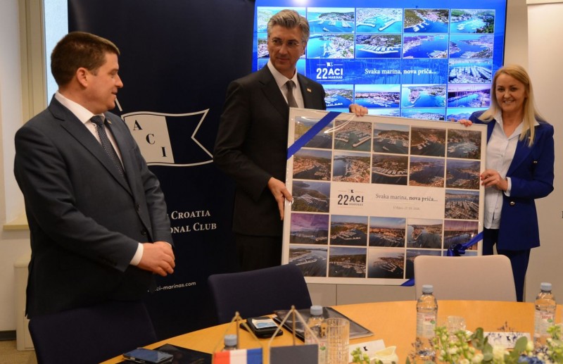 Predsjednik_Vlade_Andrej_Plenkovic_posjetio_sjediste_ACI-ja__4_