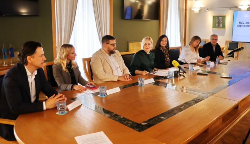 Predstavljanje-aplikacije-za-kupovinu-karata-Autotroleja-8-1536x888 