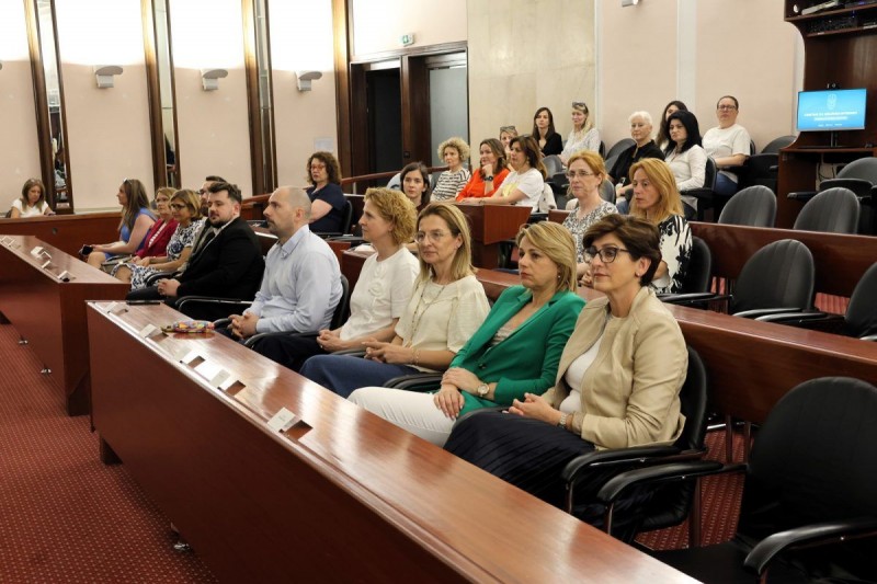 Prezentacija-Centra-za-sigurniji-Internet-u-Gradskoj-vijecnici-3-1200x800 