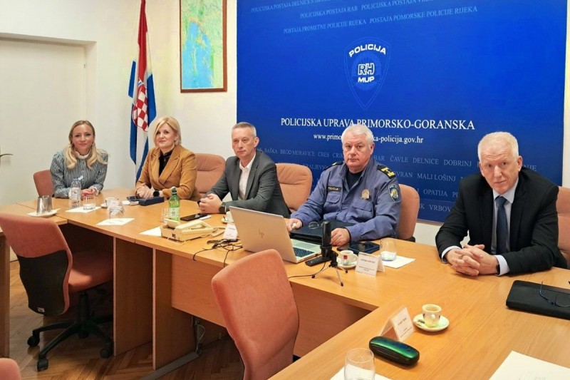 Radni-sastanak-predstavnika-policije-i-Grada-Rijeke-1200x800 