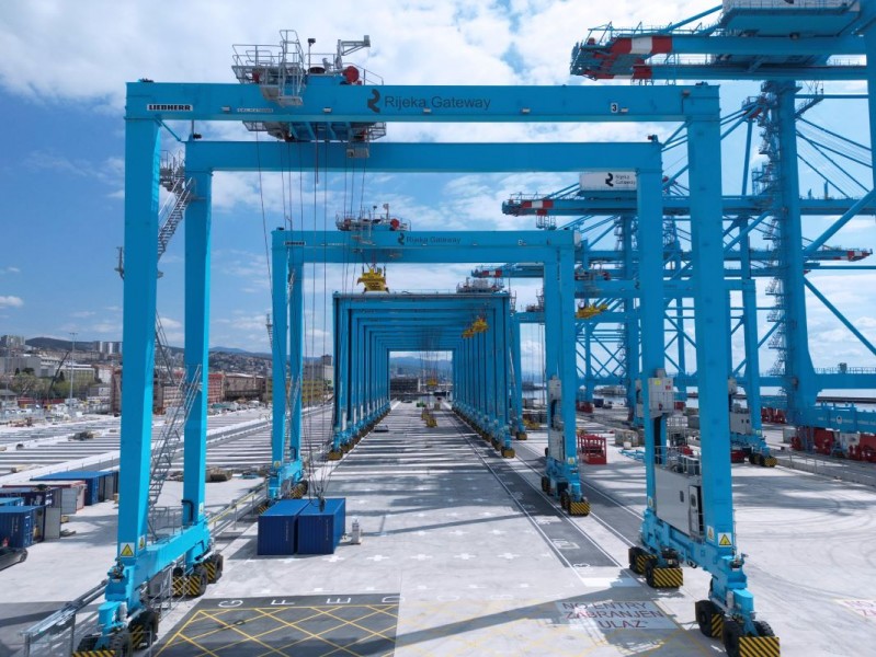 Rijeka_Gateway_RTG_dizalice