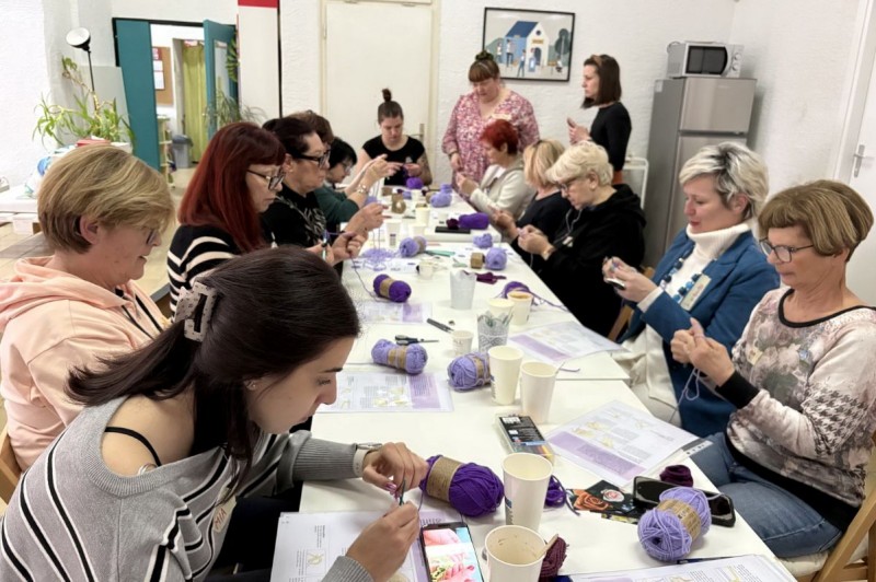 Ruze-protiv-nasilja-HKD-na-Susaku-i-Nansen-dijalog-centar-3 