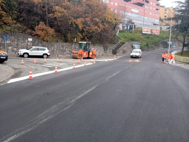 Sanacija-asfalta-u-Ulici-Ive-Lole-Ribara-2 