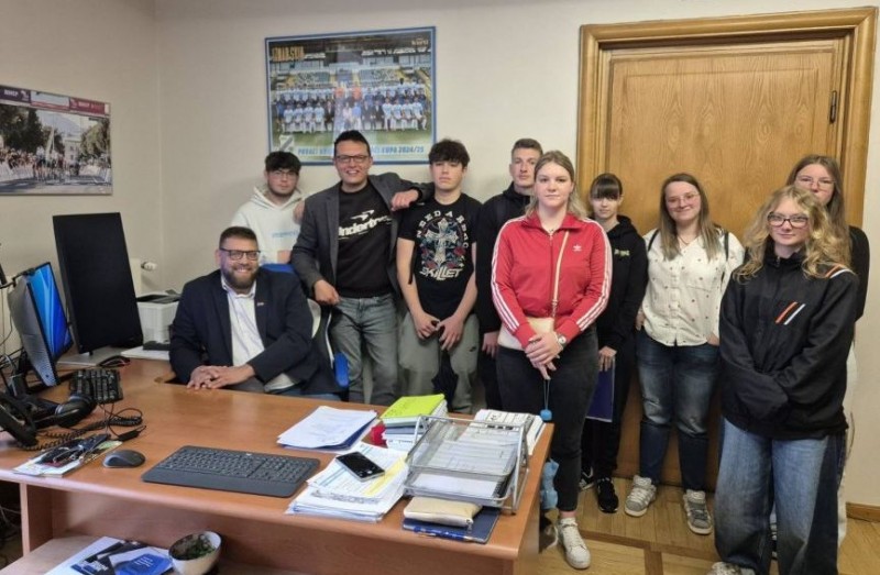 Ucenici-Prometne-skole-kod-zamjenika-Vivode 