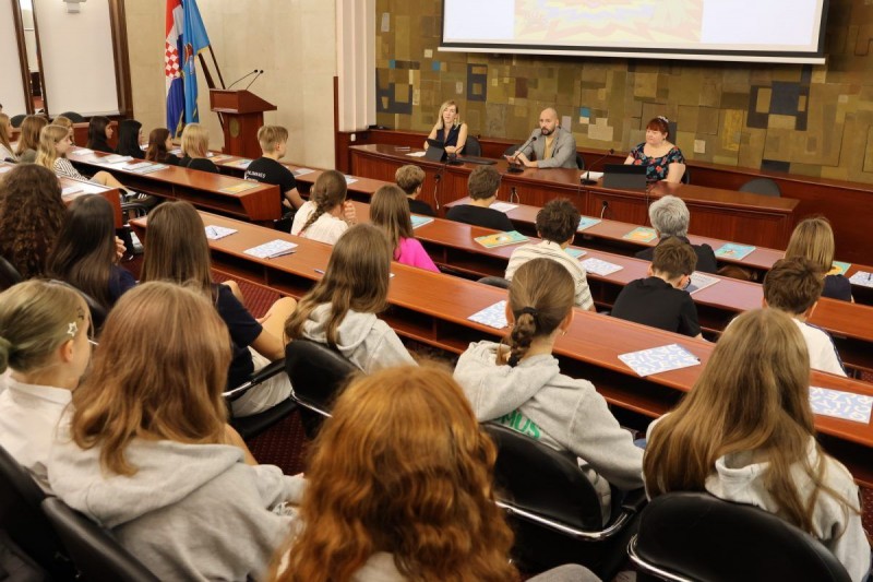 Ucenici-iz-europskih-skola-u-posjetu-Gradu-Rijeci-14-1200x800