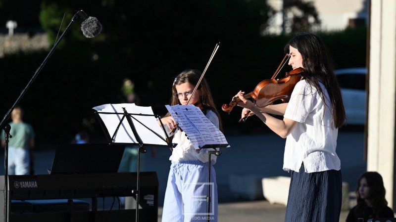 Ulice_plesu_ulice_sviraju_os_vezica__4_
