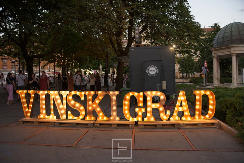 Vinski_grad_rijeka_kont__4_