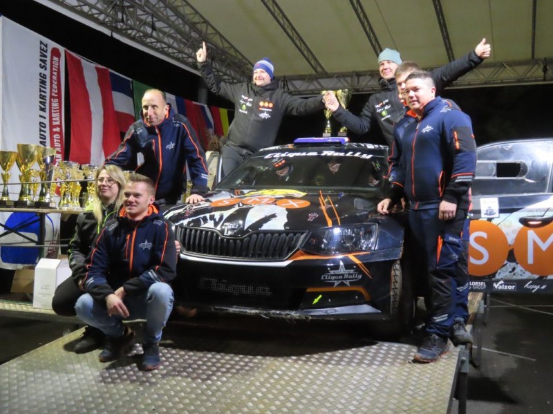 Vjekoslav_Cicko_i_Eugen_Kokolic_s_pratecim_timom__snimio_M_Krpan_ 