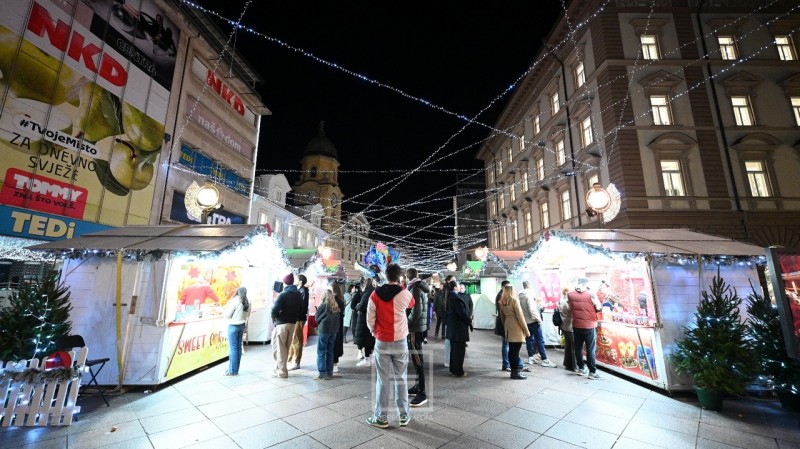 advent_rijeka_korzo_kucice_2025