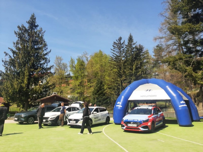auto_show_fuzine_-06914