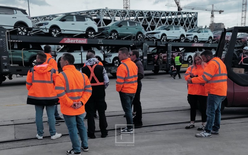 automobili_vlak_rijeka_teretni__1_ 