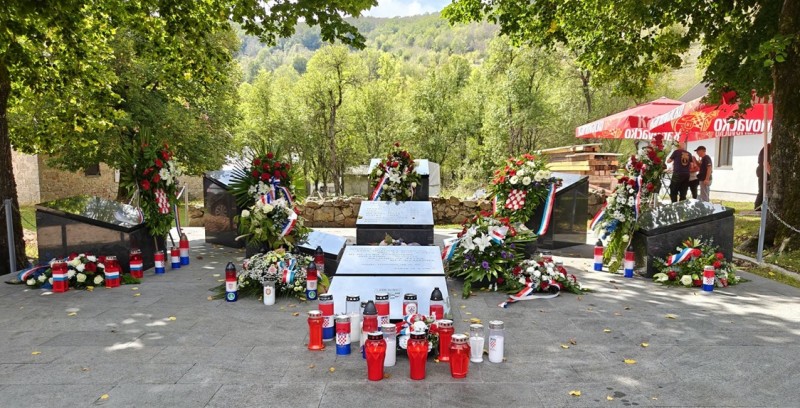 canak_spomen_obiljezje__2_