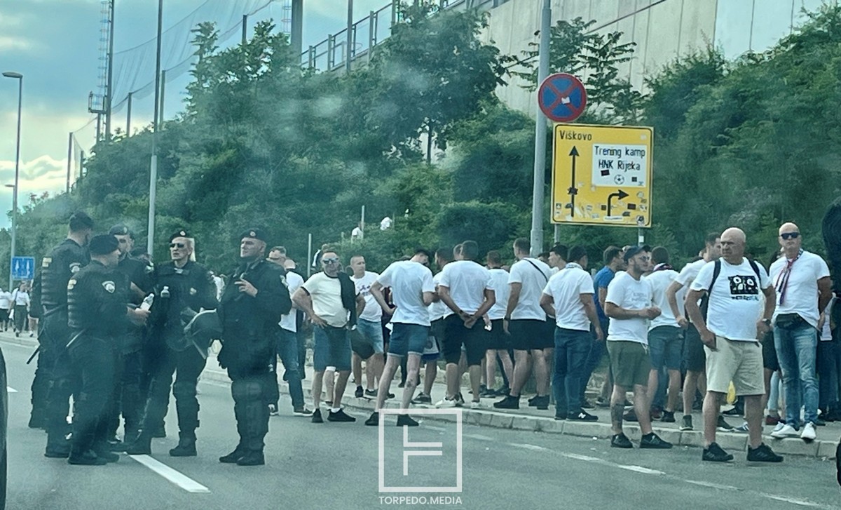 Policijska uprava primorsko-goranska Nogometni susret visokog rizika između HNK  Rijeka i HNK Hajduk Split