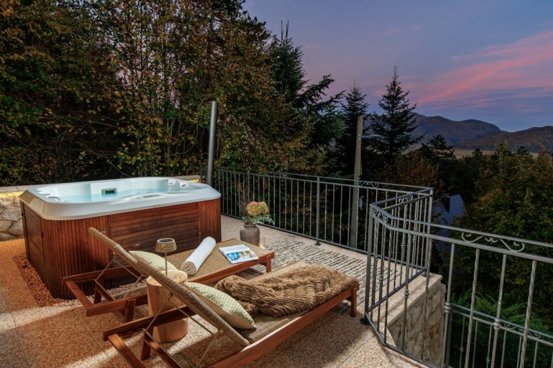 gk_Hillside_Lodge_1__3__01 
