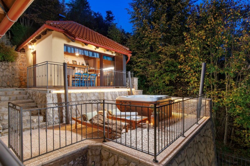 gk_Hillside_Lodge_1__4__01 
