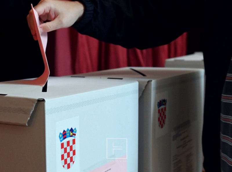 glasanje_izbori_biracko_mjesto__1_