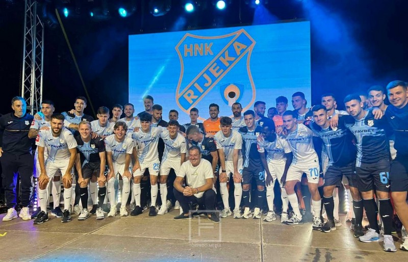 hnk_rijeka_predstavljanje_momcadi_dresova_trsat__2_
