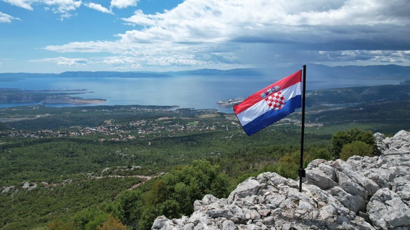 hreljin_zastava_oluja