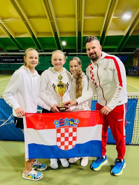 hrvatska_reprezentacija_do_12_godina,_tenis,_djevojcice 