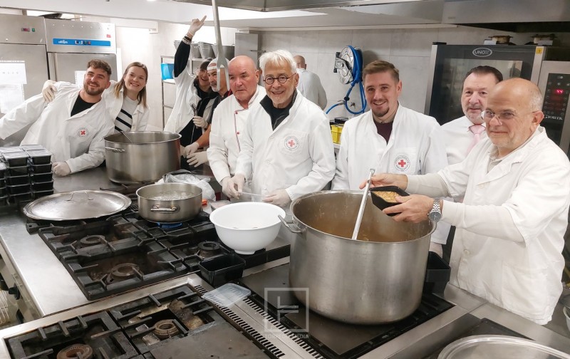 humanitarno_kuhanje_vinari_crveni_kriz__4_ 