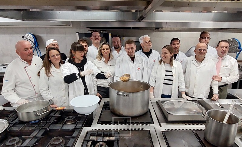 humanitarno_kuhanje_vinari_crveni_kriz__5_ 