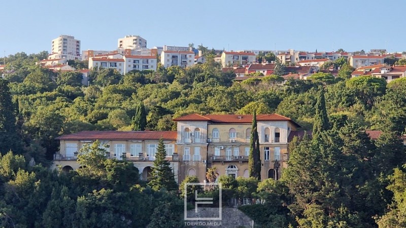 kantrida_bolnica_plaza_-24107