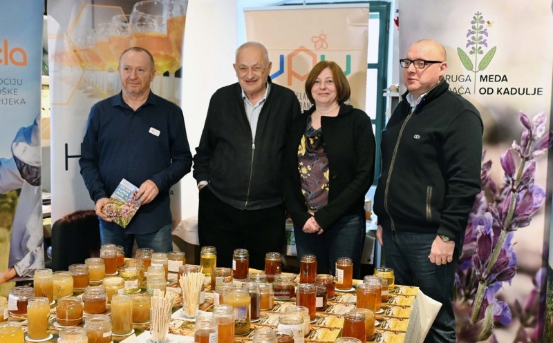 medeni_poljubac_kasetica_2026__8_