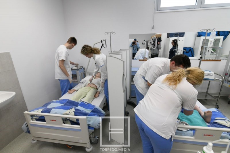 medicinska_skola_obilazak_praktikum 