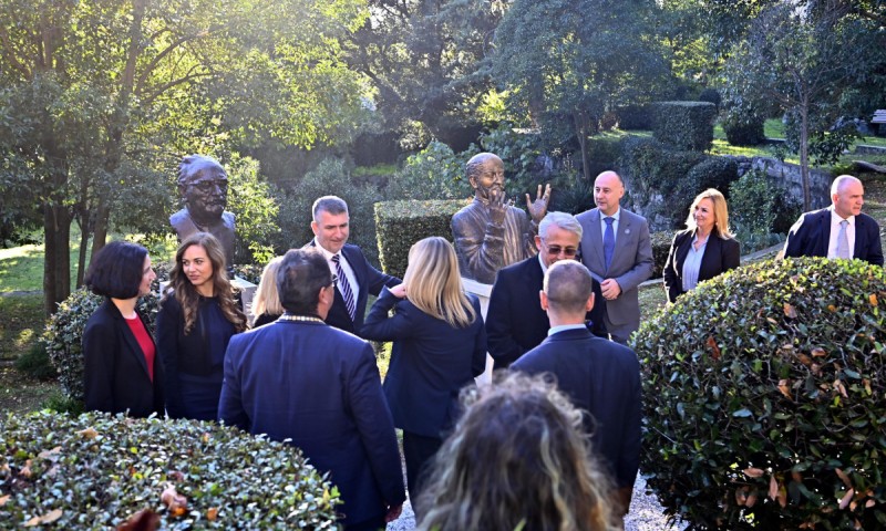 medicinski_fakultet_biste_70_godina__4_ 