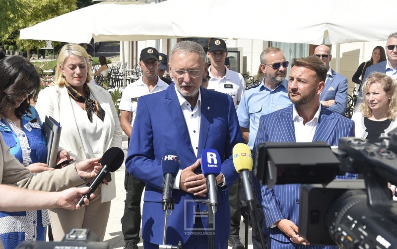 ministar_bizinovic_mup_crikvenica__1_ 