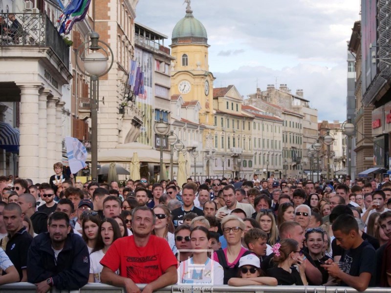 navijaci_korzo_rijeka_wm-1