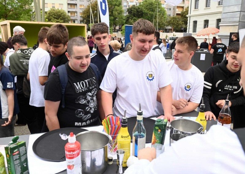 obrti_predstavlajnje_art_kuca__3_